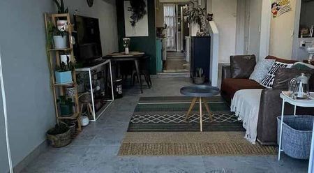 Modern, Charming & Furnished Studio in Double... - Photo 4