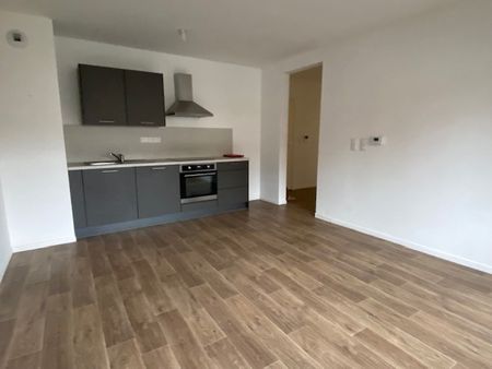 Location Appartement 3 pièces 62m² ARMENTIERES 59280 - Photo 5