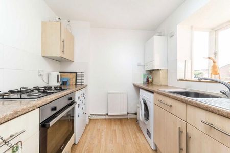 2 bedroom flat to rent - Photo 3