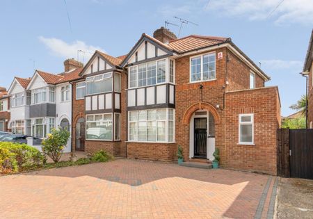 3 bedroom end of terrace house to rent - Photo 4