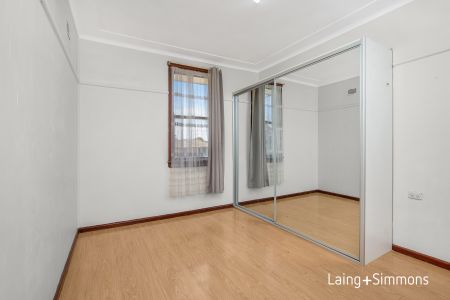 20 Hinkler Avenue, Warwick Farm NSW 2170 - House For Rent | Domain - Photo 3