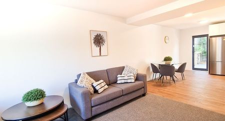 2BR Apartment with garage! - Photo 4