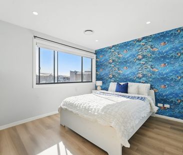 BEAUTIFUL FAMILY HOME - Photo 5