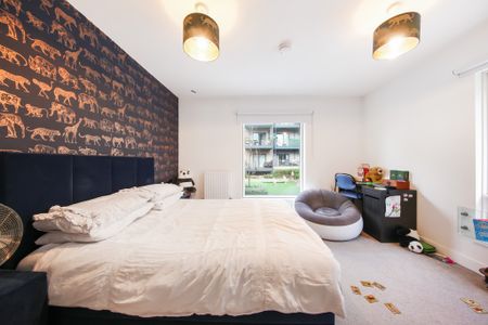 Oriental Square, London, NW9 - Photo 3