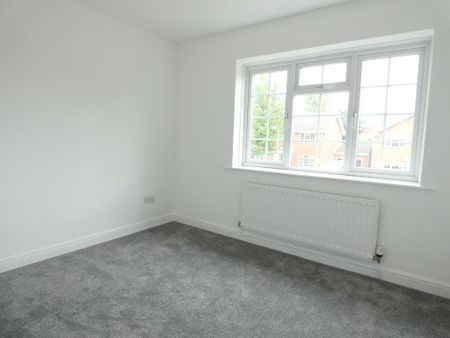 4 bedroom detached house to rent - Photo 5