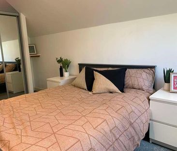 Bed Student Flat, LN1 - Photo 6