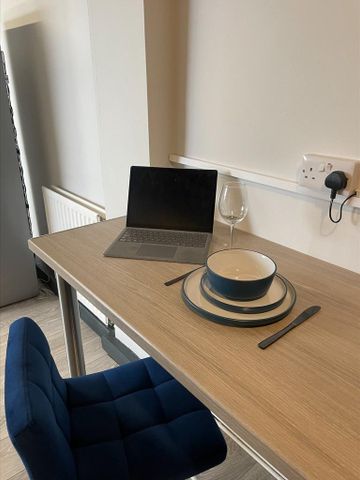 4 bedroom terraced house to rent - Photo 2