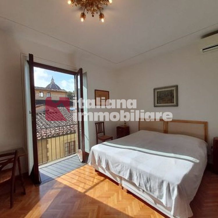 TRILOCALE CON TERRAZZA ABITABILE IN CENTRO STORICO in Affitto - Photo 1