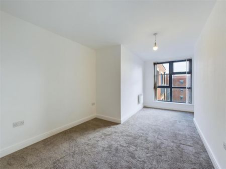 2 bedroom penthouse to rent - Photo 4