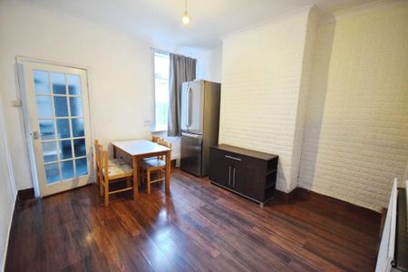 2 bedroom semi-detached house to rent - Photo 3