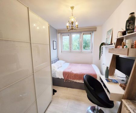 4 bedroom flat to rent - Photo 2
