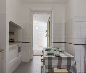 Calçada do Marquês de Abrantes, Lisbon, Lisbon 1200-163 - Photo 1