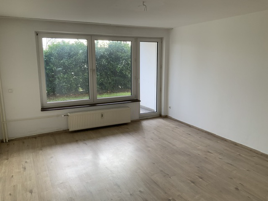 Ich bin ab sofort zu haben - Tolle 2-Zimmerwohnung mit neuem Duschbad und kleiner Terrasse - Foto 1