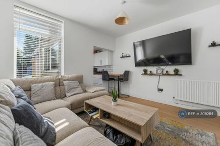 3 bedroom terraced house to rent - Photo 2