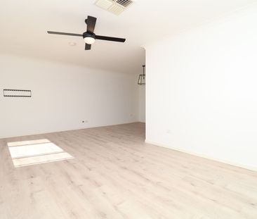 12 Bamarook Crescent Glenfield Park NSW - Photo 3