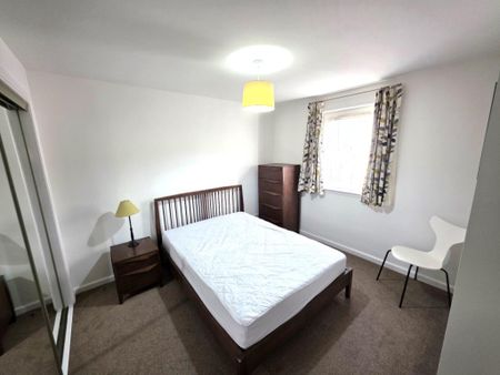 2 bedroom flat to rent - Photo 2