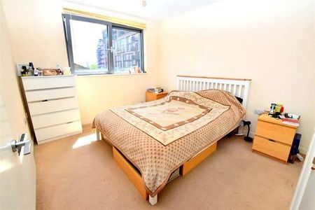 1 Bed Flat, Biggerstaff Road, E15 - Photo 2