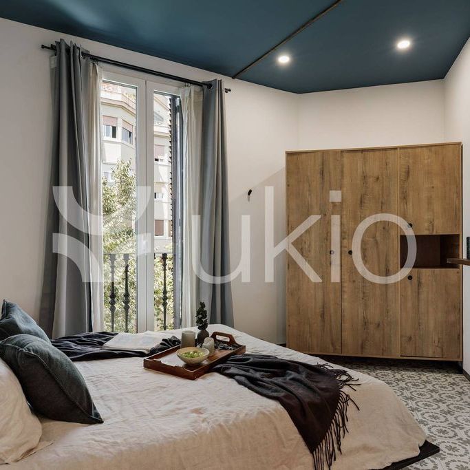 4 room luxury Apartment for rent in Manso, 42, Barcelona, Catalonia - Photo 1