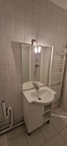 Location Appartement 2 pièces 41m² PARIS 17ème - Photo 4