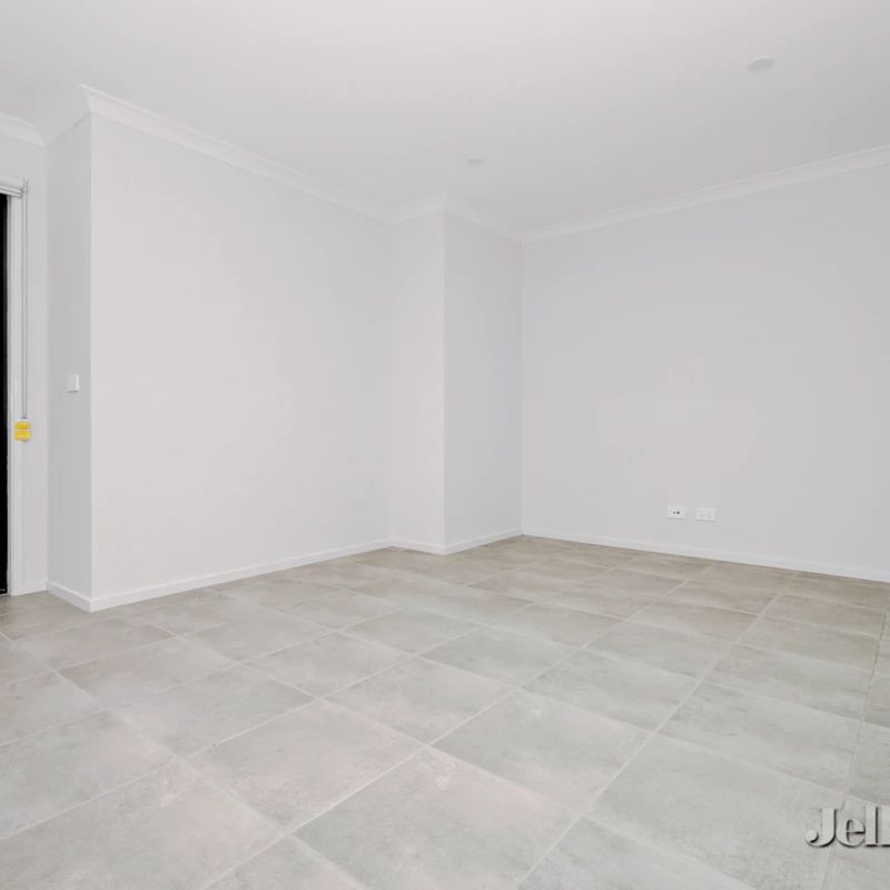 4 Bed, 2 Bath - Photo 1