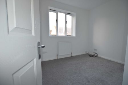 Price £1,275 pcm - Available 15/01/2026 - Unfurnished - Photo 3
