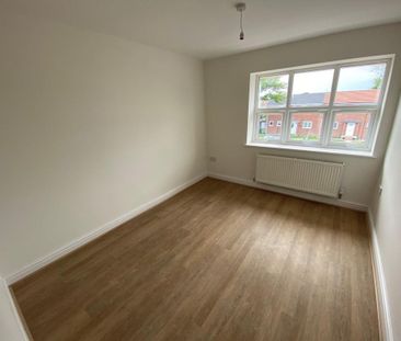 2 bed upper flat to rent in SR8 - Photo 5