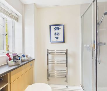 3 bedroom House in Willow Close, Maidenhead - Photo 6