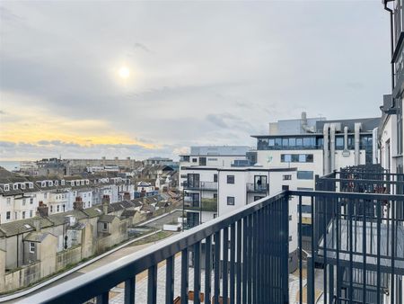 Flat 82, 6 Martin Court, Hastings, TN34 1EF - Photo 4