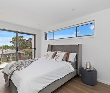 Luxury 3 Bedroom Townhouse - Photo 4