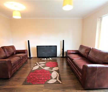 3 bedroom mews to rent - Photo 6