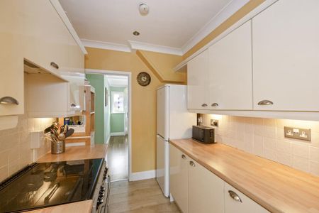 3 bedroom terraced house to rent - Photo 2