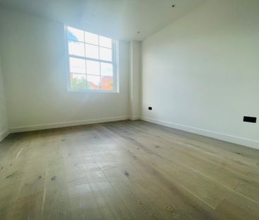 Stonehills, Welwyn Garden City - Photo 3