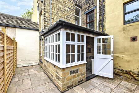 38, Bankhouse Lane, Pudsey, West Yorkshire, LS28 8EB - Photo 5