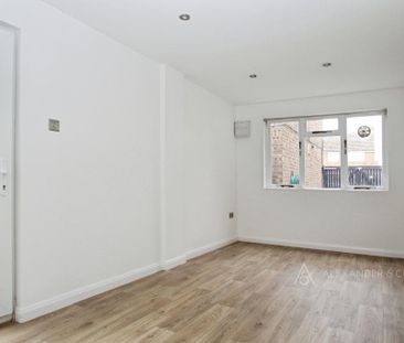 3 bedroom detached house to rent - Photo 4