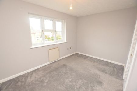 2 bedroom semi-detached house to rent - Photo 5