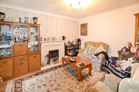 2 bedroom bungalow to rent - Photo 2