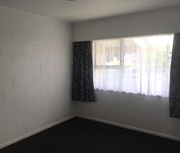 Handy location - Photo 3
