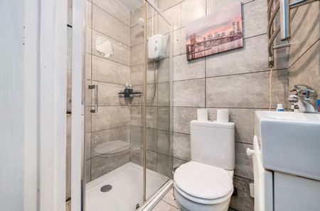 1 Bed Flat, Wilton Avenue, SO15 - Photo 2