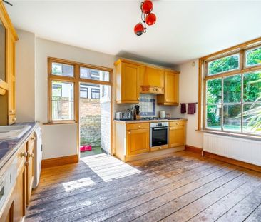 2 bedroom maisonette to rent - Photo 3