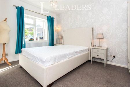 3 bedroom terraced house to rent - Photo 4