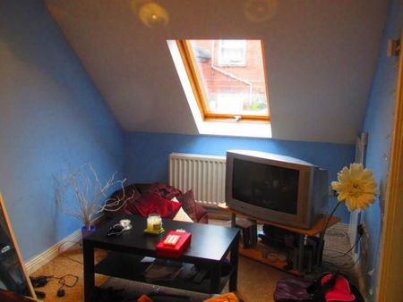 32 A Dunluce Avenue, Belfast, BT9 7AY - Photo 4