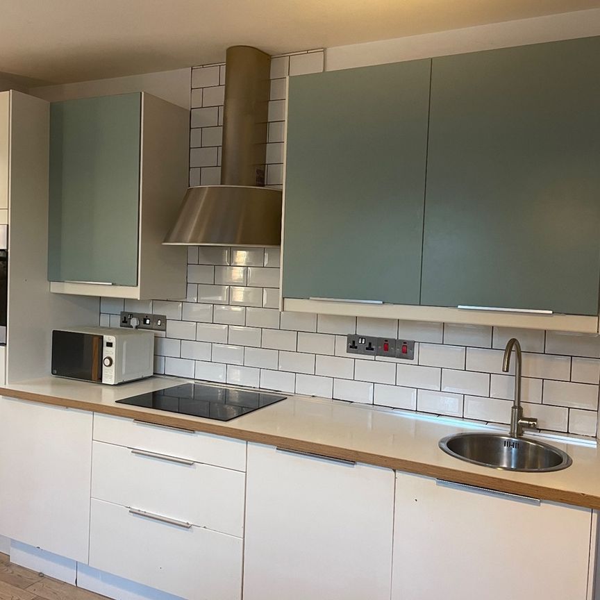 2 Bed Flat, Blantyre Street, M15 - Photo 1
