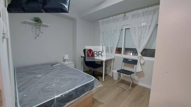 5 room luxury Apartment for rent in Valencia - Photo 1