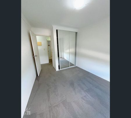 A-Fully Furnish-L6C/60 Harbourne Rd, Kingsford, NSW 2032 - Photo 5