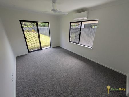 Fully Fenced & Pet Friendly Stylish & Spacious Home in the Northern Beaches!! - Photo 5