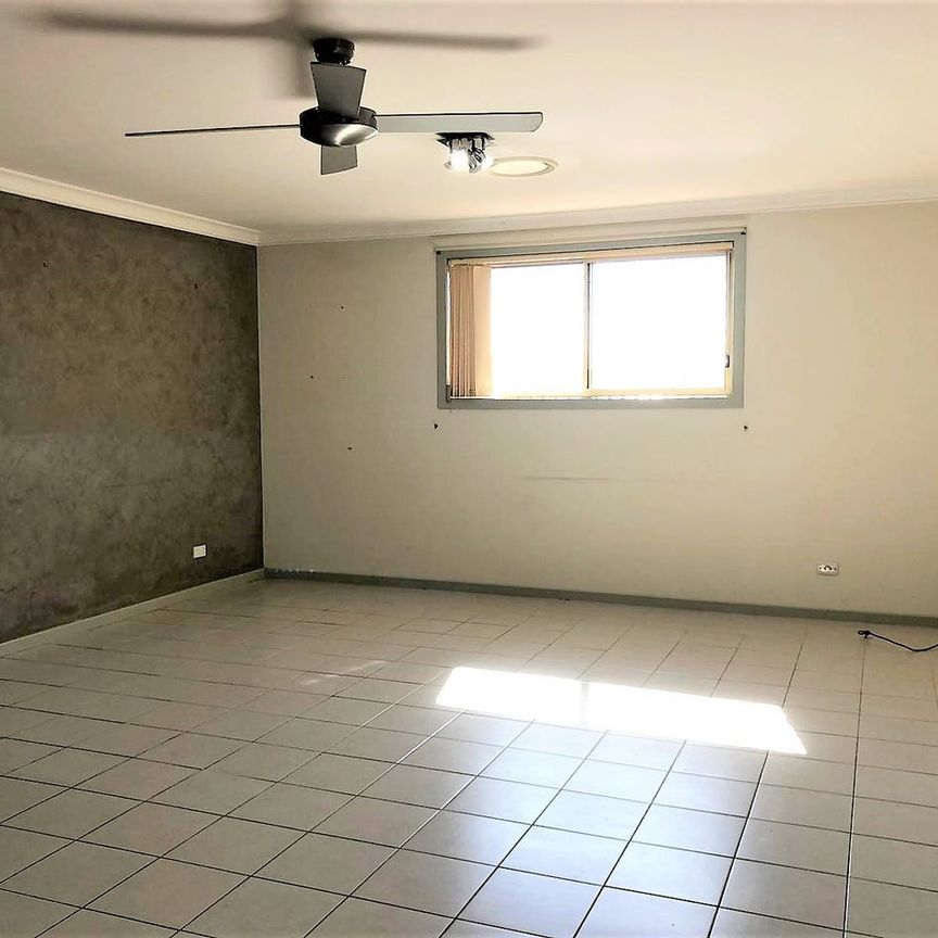 Perfect Location & Walk to School !! - Photo 1