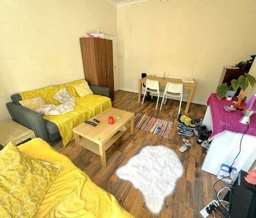 Norwood Terrace, Hyde Park, Leeds, LS6 - Photo 1