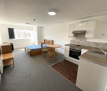 Studio to rent - Photo 1