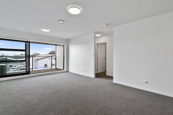 Spacious 2 Bedroom 1 Bathroom Apartment - Photo 1