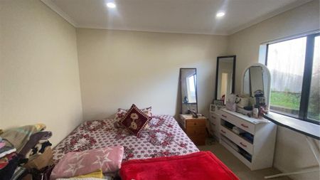 FLATBUSH, 2 BEDROOMS - Photo 4